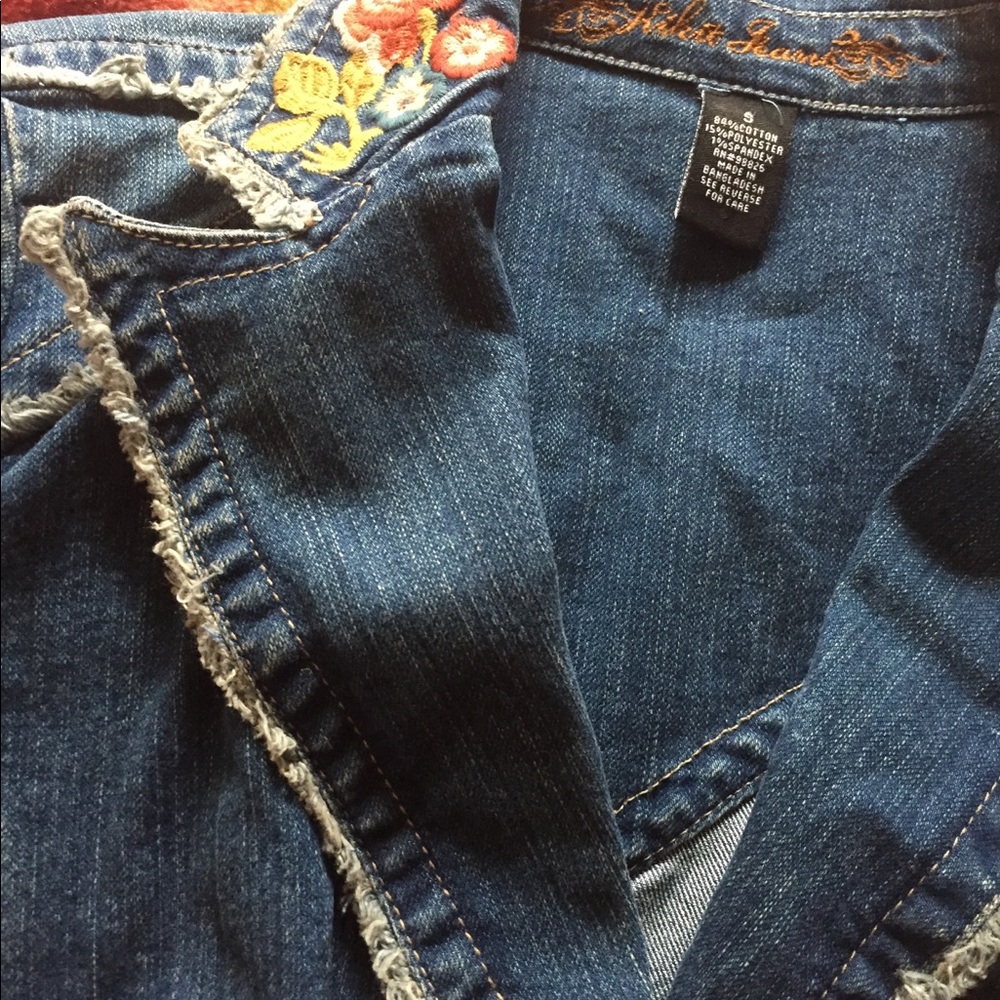 Size small sweet embroidered jean jacket - Picture 5 of 6